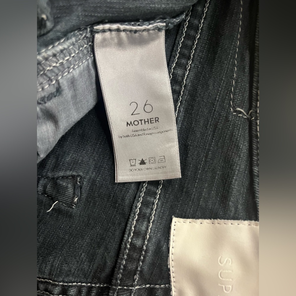 MOTHER | The Dazzler Front Yoke Short Fray - Picture 5 of 6
